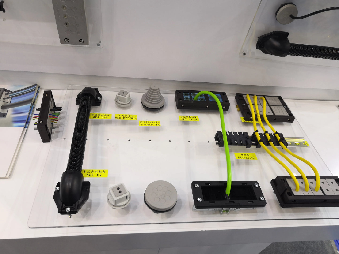 CES 5 Cable Entry Systems TPE Offwhite and Black IP54/IP65 UL94 VO 5-6mm Wire Diameter Range