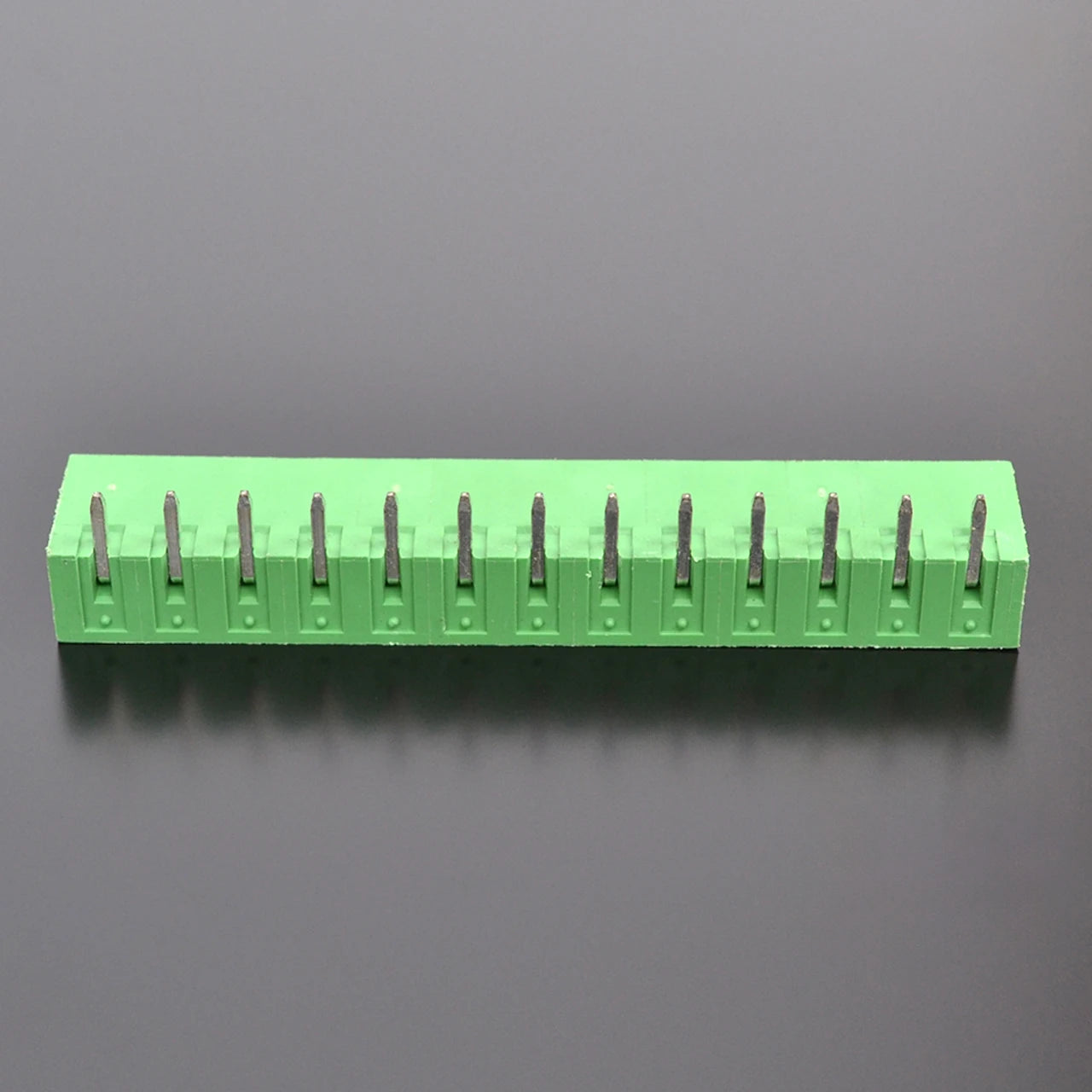 QS-500RC-13P PCB Terminal Blocks 5.00mm Pitch 13P 300V 15A Green High Strength Screw Connector