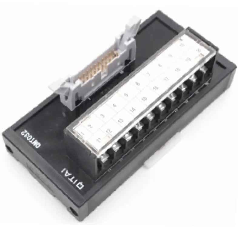 QMT032 High Efficiency Automotive Terminal Blocks 8-Pole Screw Type Copper DC24V No Distinction Input/Output Bidirectional