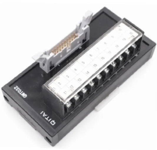 QMT032 High Efficiency Automotive Terminal Blocks 8-Pole Screw Type Copper DC24V No Distinction Input/Output Bidirectional