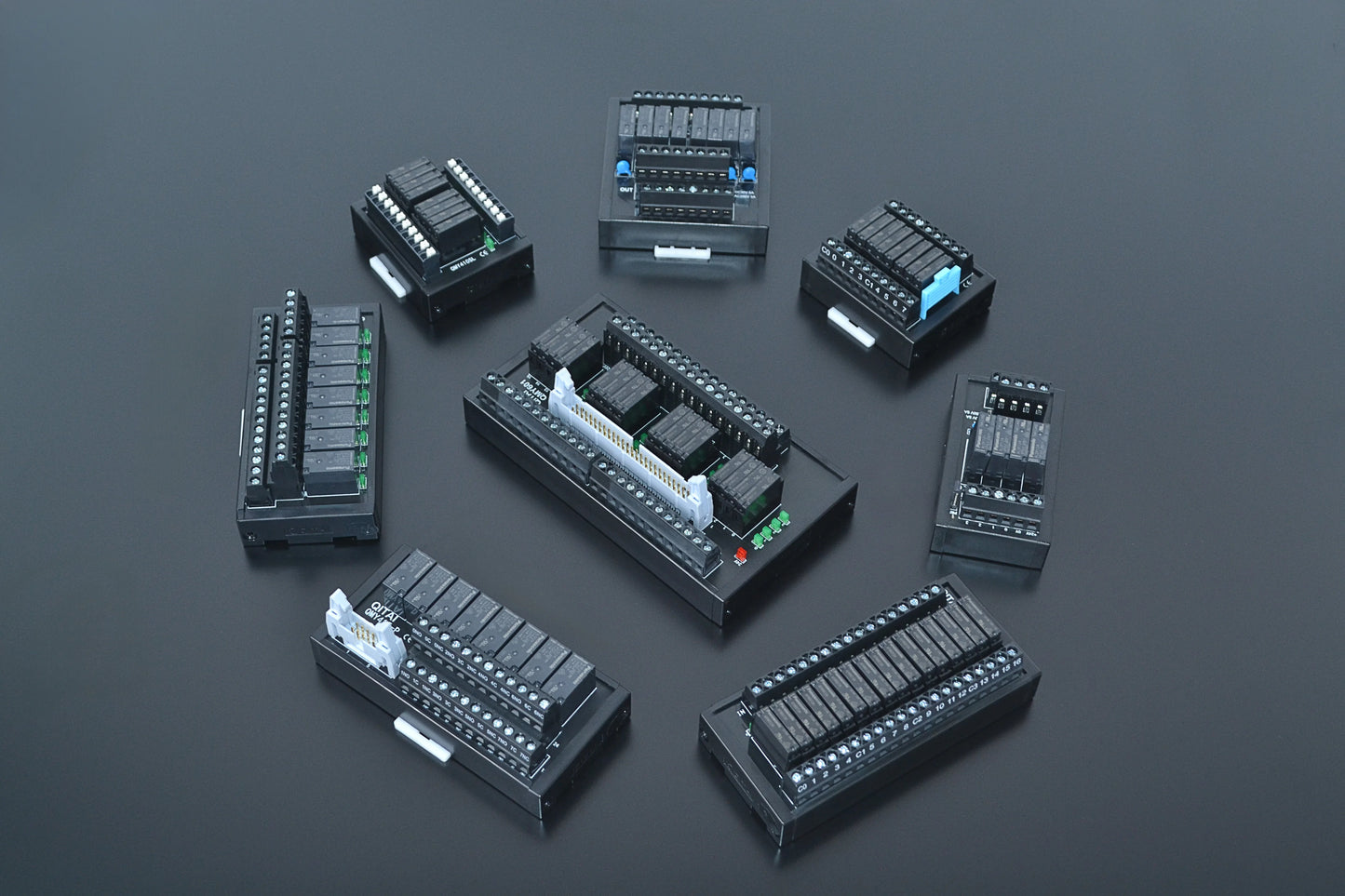 QMT012 L Series CPU Module NPN/PNP 40P MIL Connector 1A DC24V Terminal Block for Automotive 16 Bit Output 8 Bit Input Light